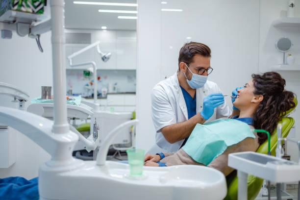 Best Emergency Dental Care  in Ashwaubenon, WI